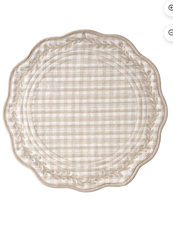 The Pioneer Woman Other - ❤️ 6 Pk New The Pioneer Woman Mini Gingham Beige Quilted Scallop Placemats